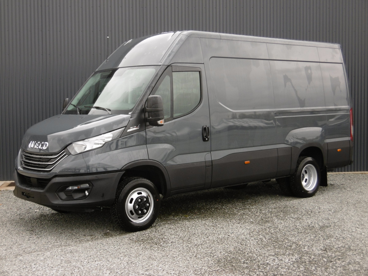 Annonce VU IVECO DAILY FOURGON 35C18 RJ EMPATTEMENT 3520L H2 180 TD