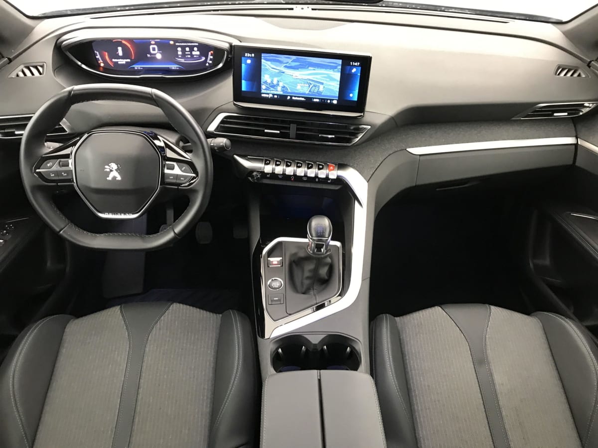 PEUGEOT 3008 PureTech 130ch S S BVM6 Allure Pack