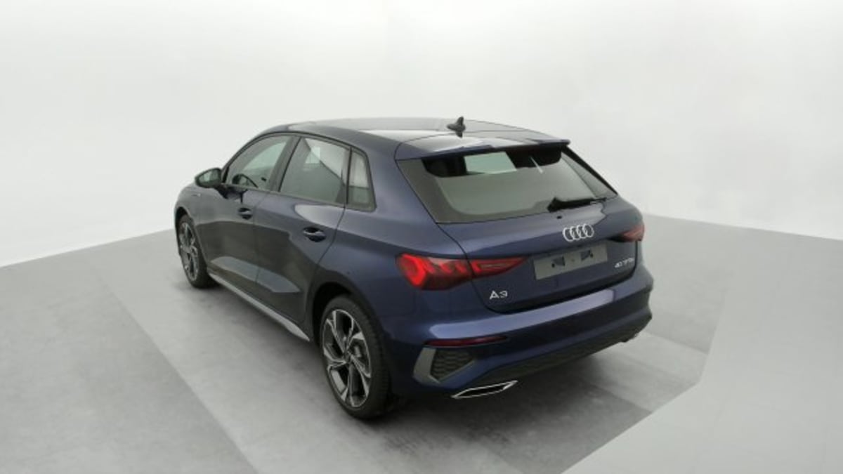 AUDI A3 SPORTBACK 40 TFSIe 204 S Tronic 6 S Line