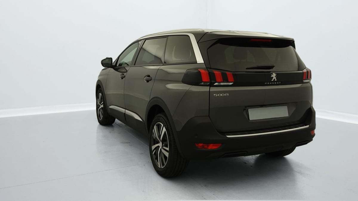 PEUGEOT 5008 PureTech 130ch S S BVM6 Allure Pack