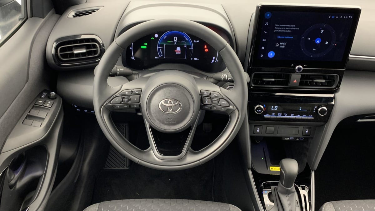 TOYOTA YARIS CROSS HYBRIDE 130h 2WD Design