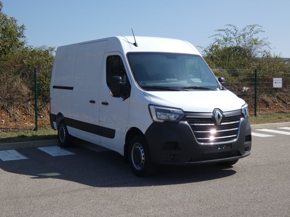 RENAULT MASTER TRAC F3300 L2H2 BLUE DCI 150 CONFORT