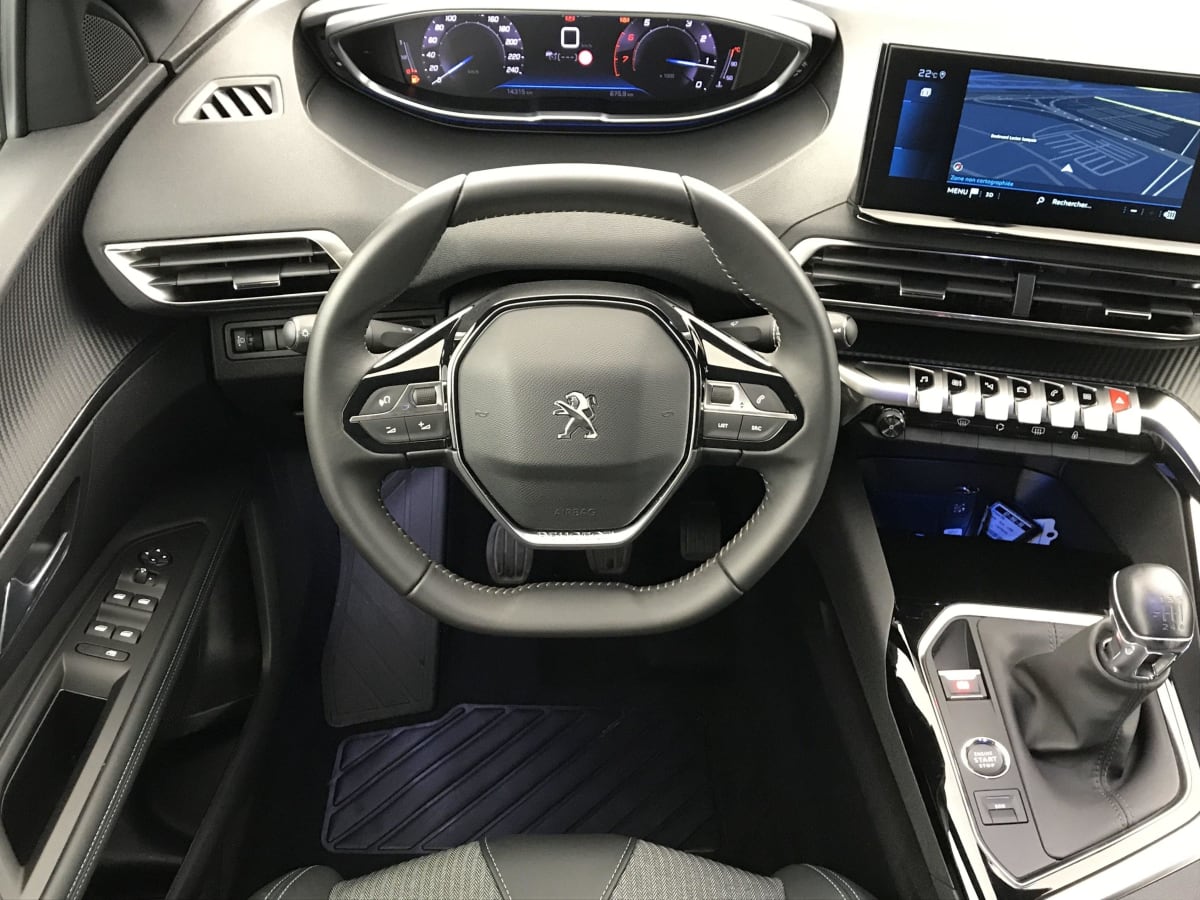 PEUGEOT 3008 PureTech 130ch S S BVM6 Allure Pack