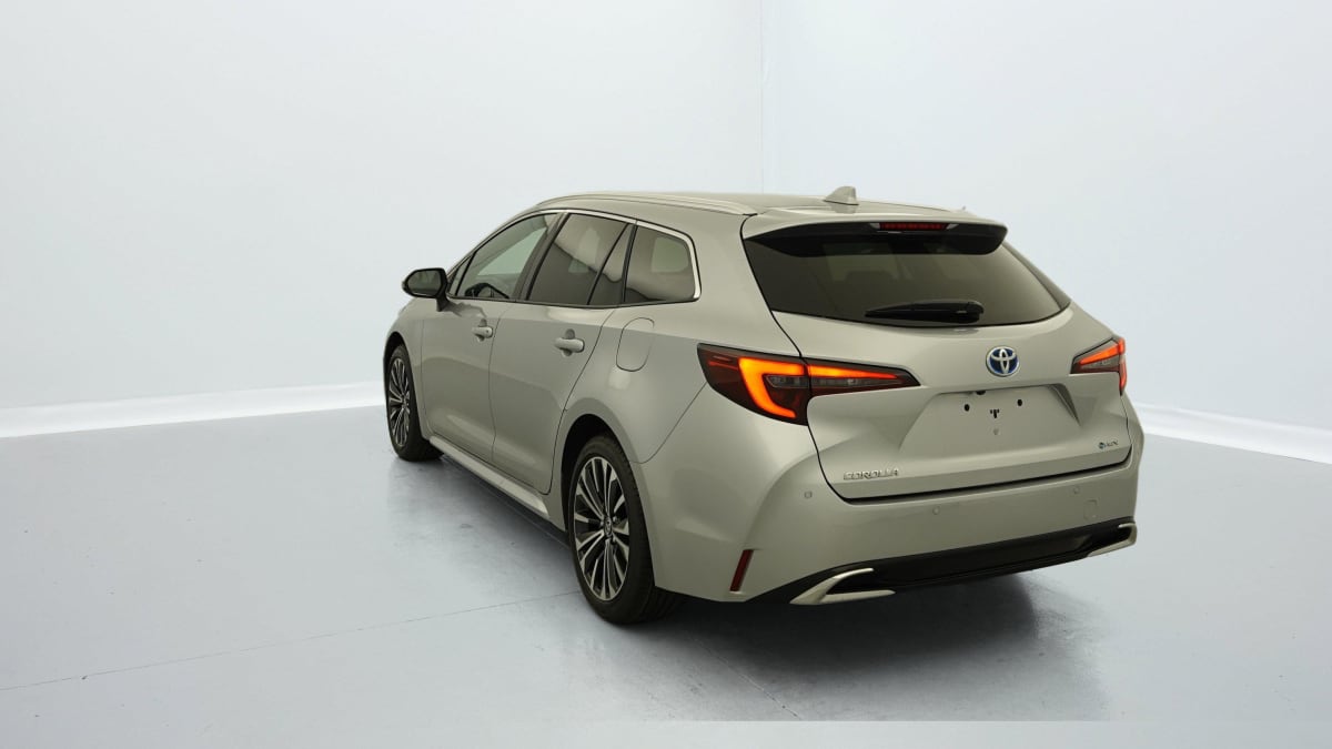 TOYOTA Corolla Touring Sports Hybride 196ch Design