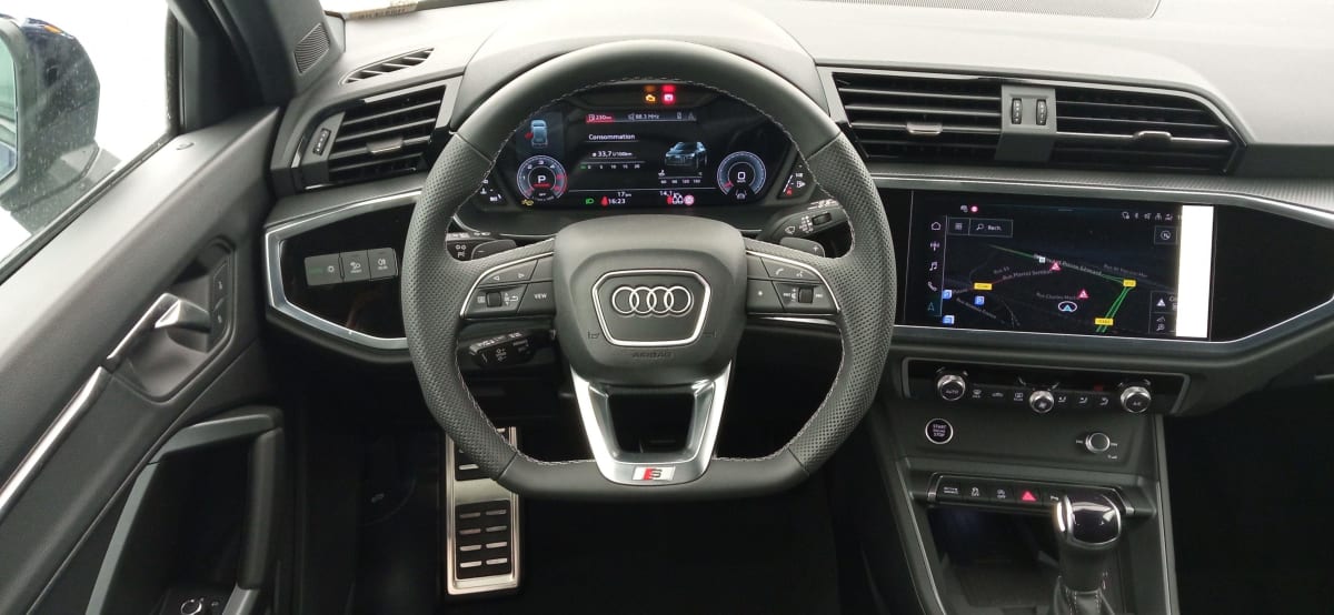 AUDI Q3 35 TDI 150 CH S TRONIC 7 S LINE