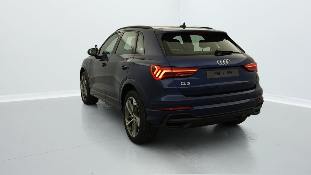 AUDI Q3 35 TDI 150 CH S TRONIC 7 S LINE