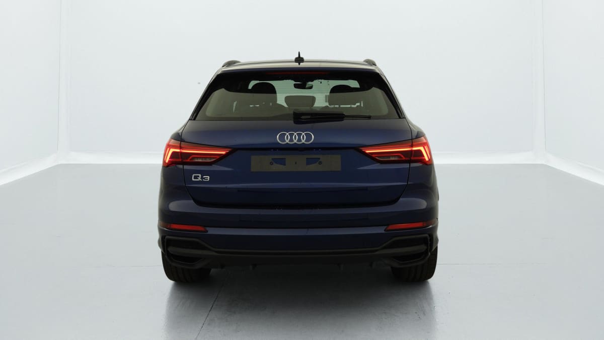 AUDI Q3 35 TDI 150 CH S TRONIC 7 S LINE