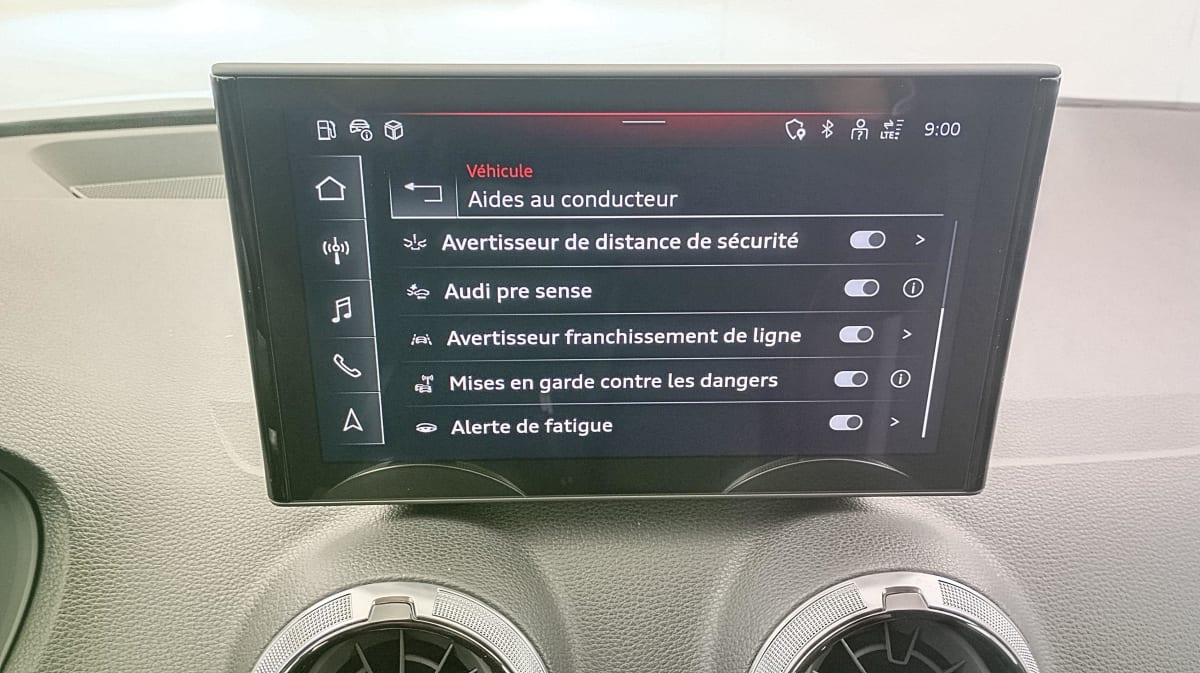 AUDI Q2 35 TFSI 150 S tronic 7 Design + Pack assistance route + Pack assistance stationnement + Pack extérieur S Line + Pack esthétique noir