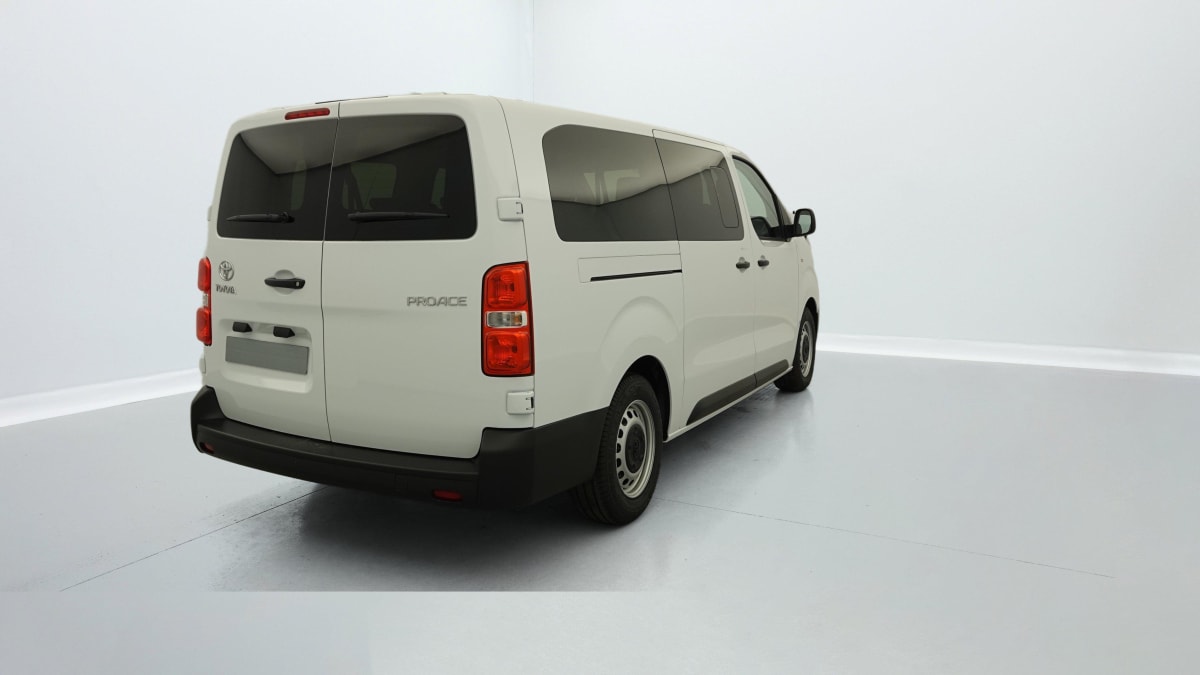 TOYOTA Proace Combi RC23 PROACE VERSO LONG 2.0L 140 D-4D DYNAMIC