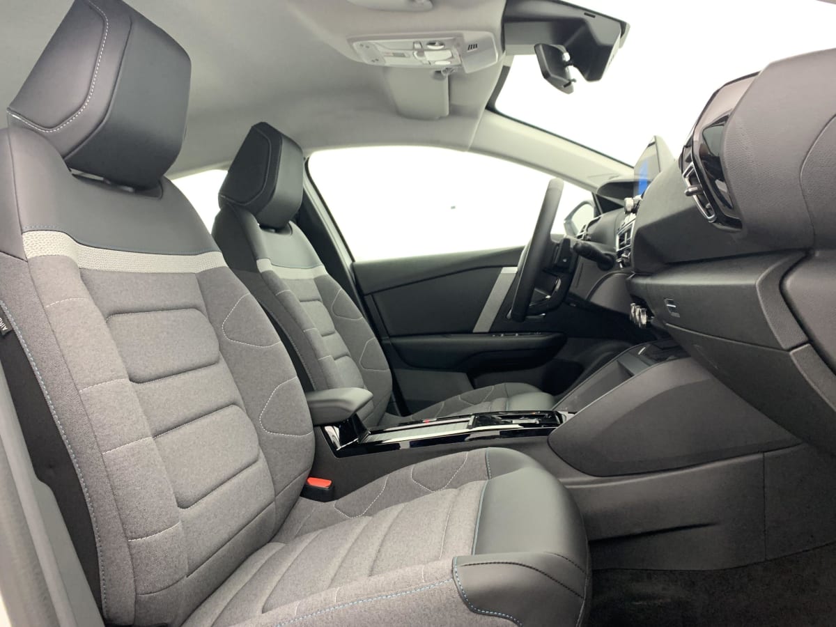 CITROEN C4 X PureTech 130 S S EAT8 Plus + Pack access & navigation + ADML