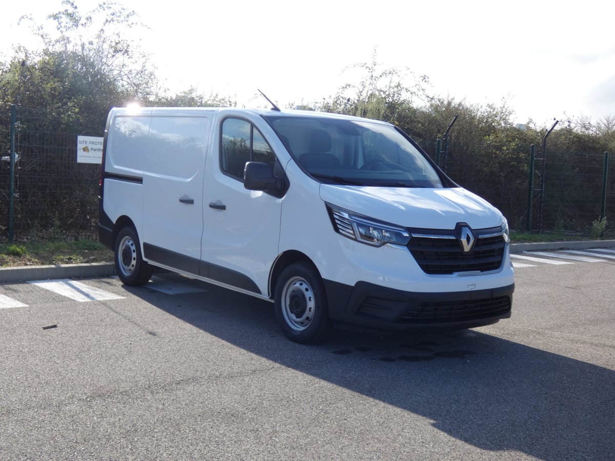 RENAULT TRAFIC L1H1 3000 KG BLUE DCI 130 CONFORT