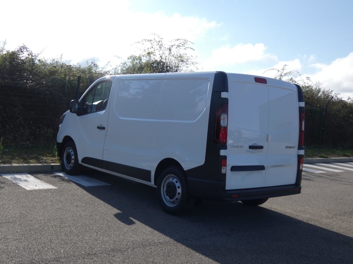 RENAULT TRAFIC L1H1 3000 KG BLUE DCI 130 CONFORT