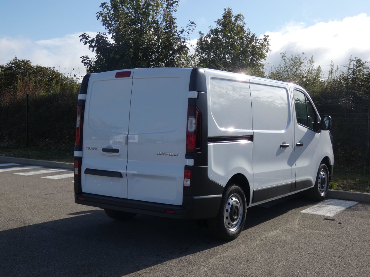 RENAULT TRAFIC L1H1 3000 KG BLUE DCI 130 CONFORT