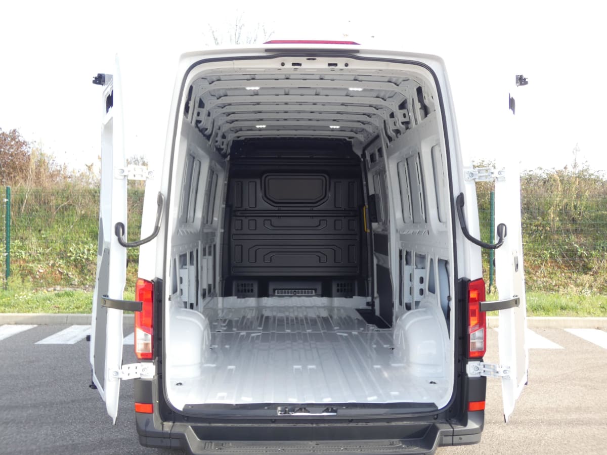 VOLKSWAGEN CRAFTER VAN  35 L4H3 2.0 TDI 140 CH BUSINESS