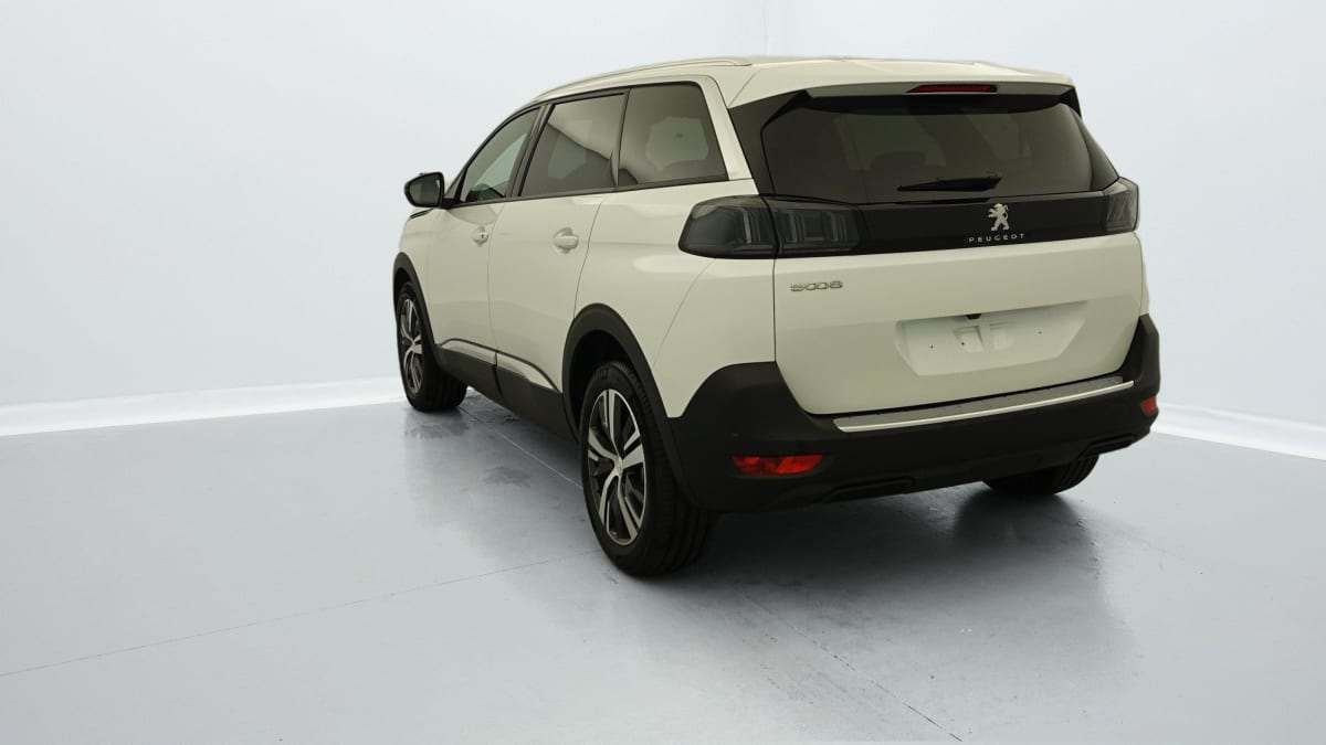 PEUGEOT 5008 PureTech 130ch S S EAT8 Allure Pack