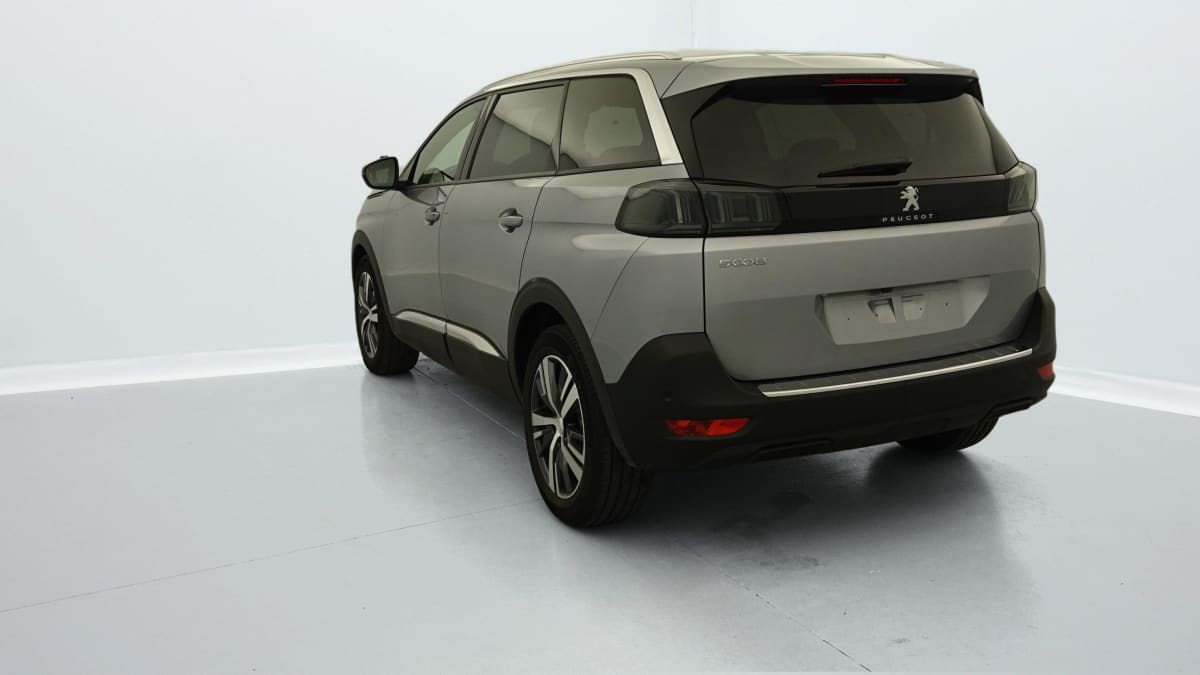 PEUGEOT 5008 Hybrid 136 e-DCS6 Allure Pack