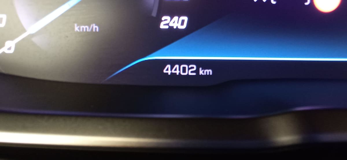 PEUGEOT 5008 Hybrid 136 e-DCS6 Allure Pack