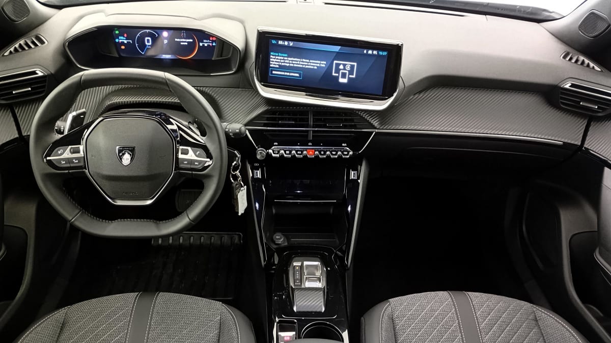 PEUGEOT 2008 Hybrid 136 e-DCS6 Allure