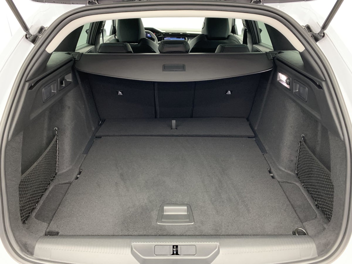 PEUGEOT 308 SW BlueHDi 130ch S S EAT8 Allure + Pack vision 360° + Pack confort + Navigation