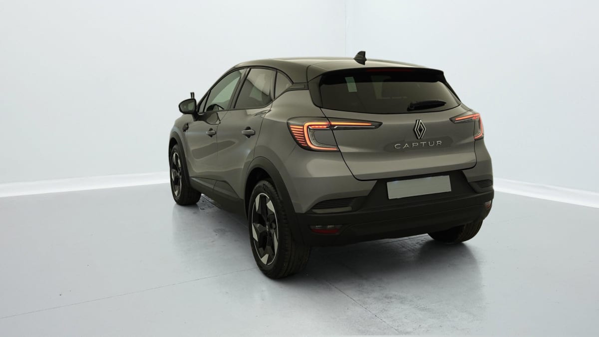 RENAULT CAPTUR NOUVEAU MILD HYBRID 140 TECHNO