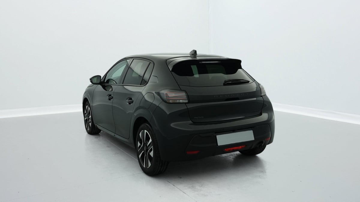 PEUGEOT 208 Hybrid 100 e-DCS6 Allure + Pack Drive Assist Plus + Pack Navigation + Visiopark 1 + Sièges chauffants