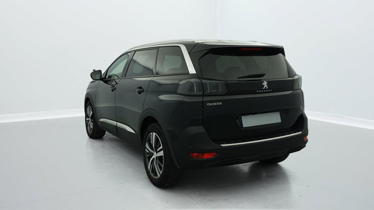 PEUGEOT 5008 Hybrid 136 e-DCS6 Allure Pack