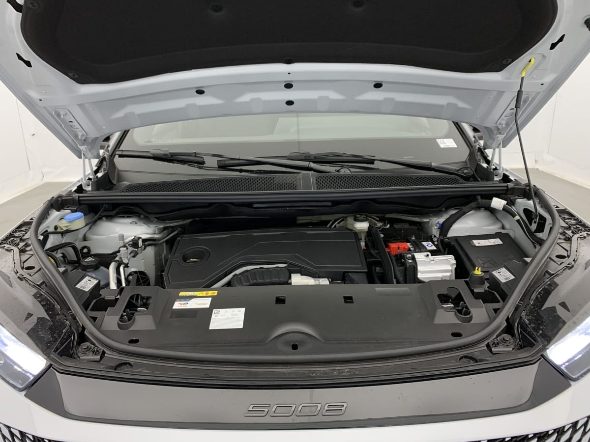 PEUGEOT 5008  HYBRID 136 E-DCS6 GT