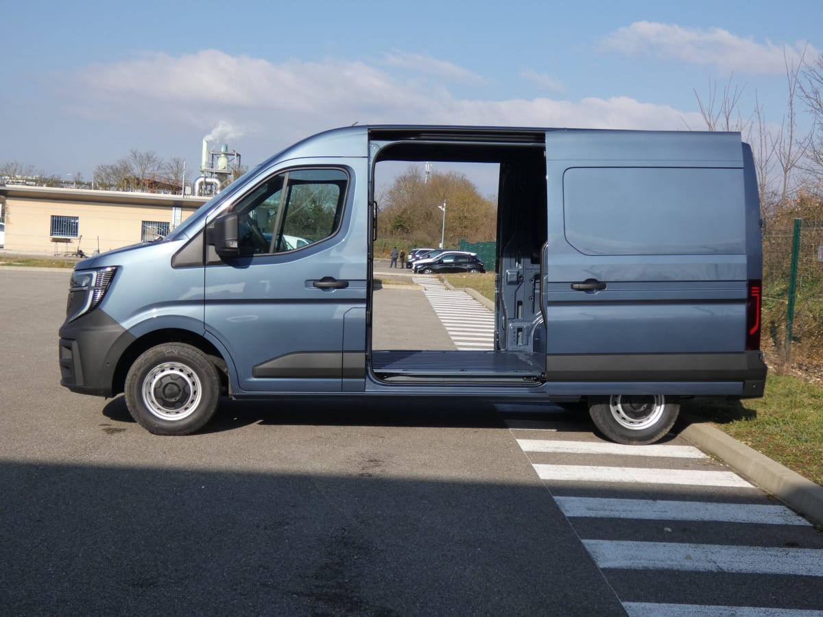 RENAULT MASTER TRAC 3T5 L2H2 BLUE DCI 170 EXTRA + Pack Visibilité