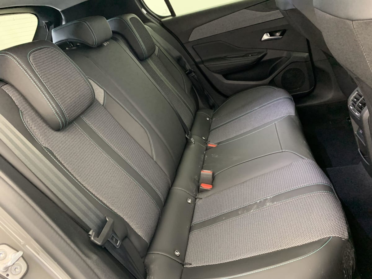 PEUGEOT 308 BlueHDi 130ch S S EAT8 Allure + Pack Access
