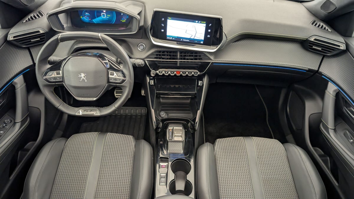 PEUGEOT 2008 ELECTRIQUE 136 ch GT