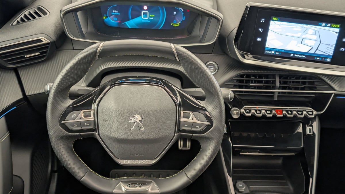 PEUGEOT 2008 ELECTRIQUE 136 ch GT