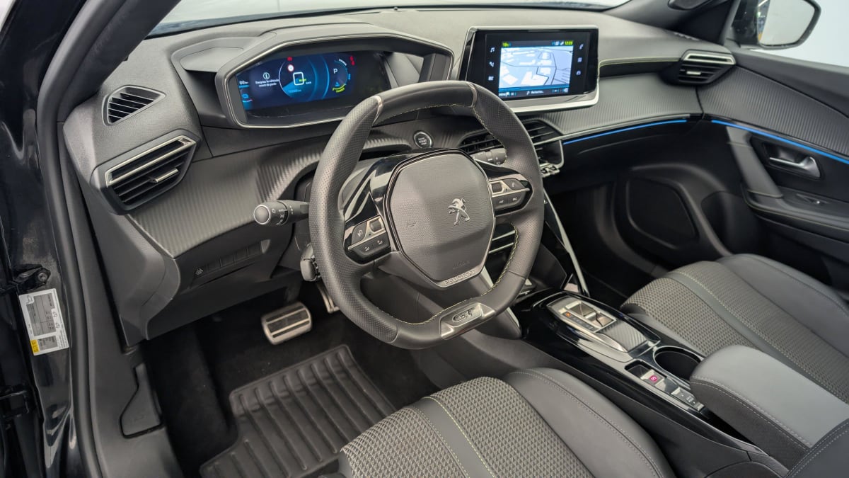 PEUGEOT 2008 ELECTRIQUE 136 ch GT