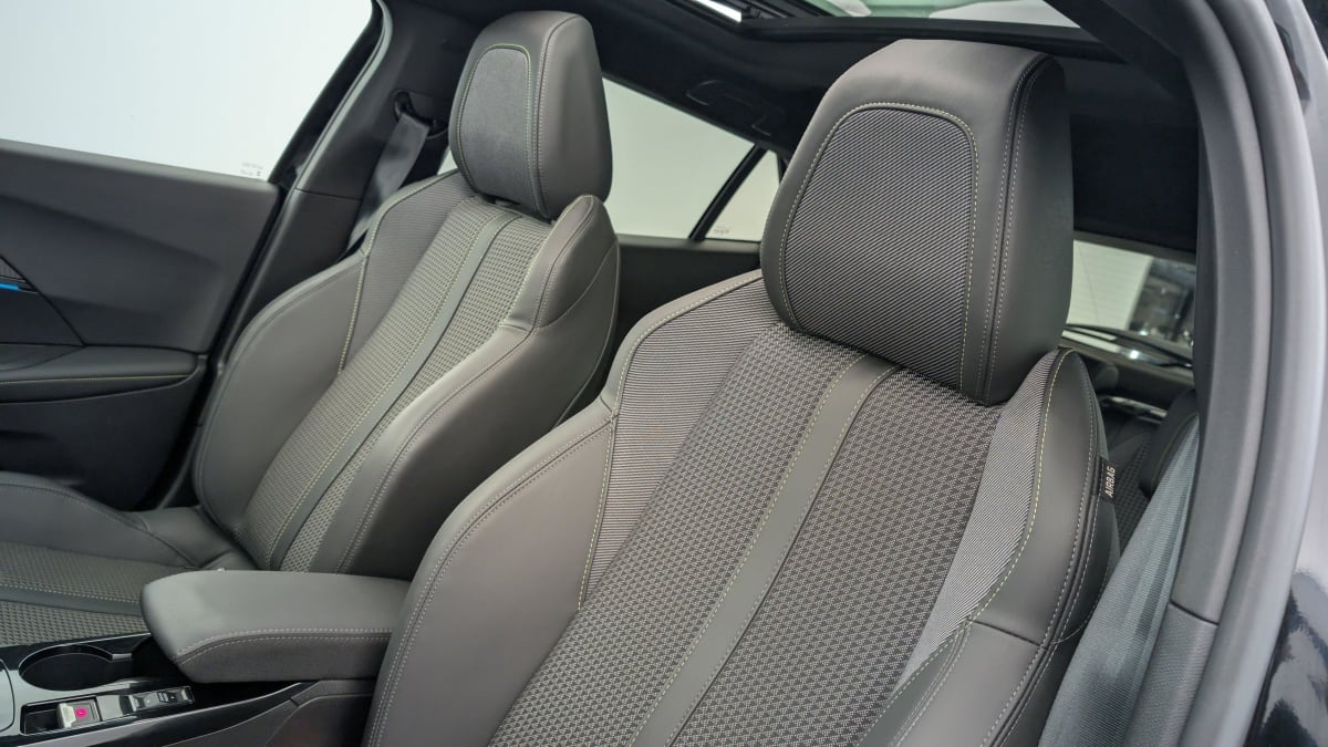 PEUGEOT 2008 ELECTRIQUE 136 ch GT