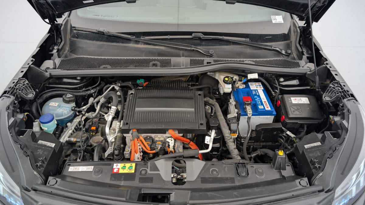 PEUGEOT 2008 ELECTRIQUE 136 ch GT