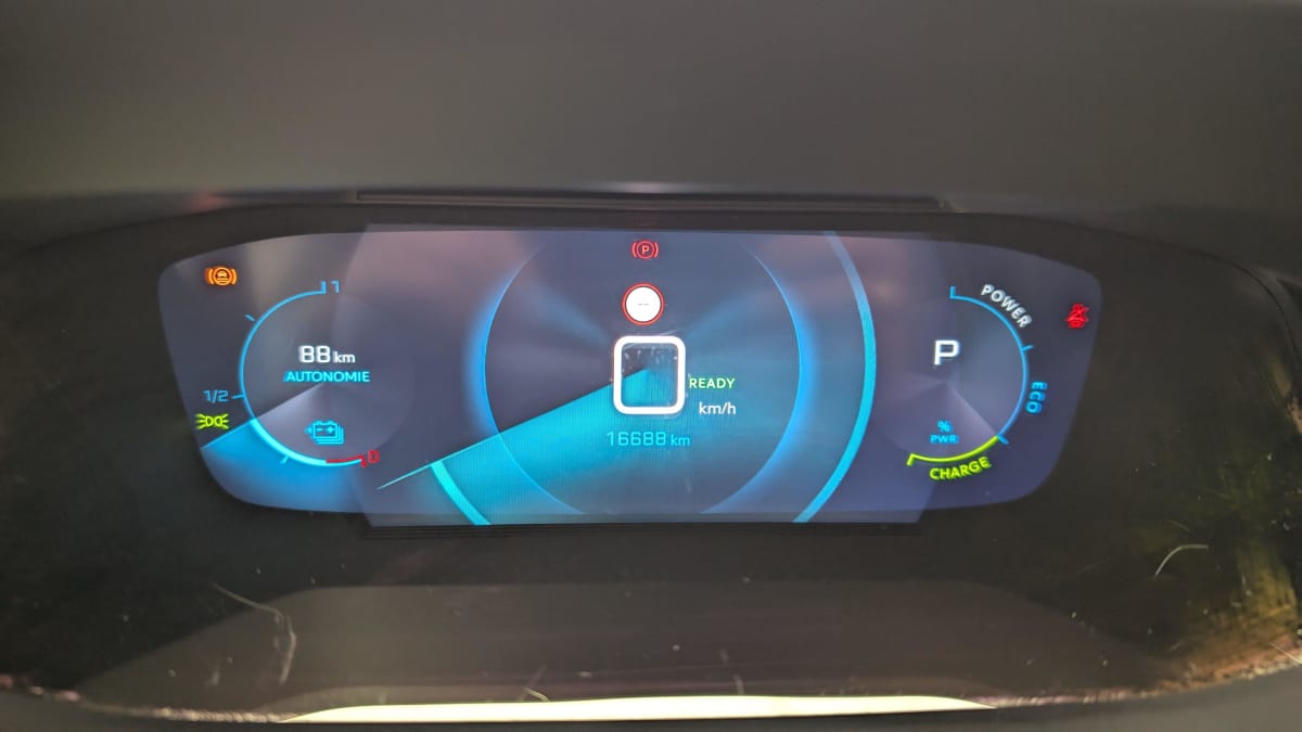 PEUGEOT 2008 ELECTRIQUE 136 ch GT