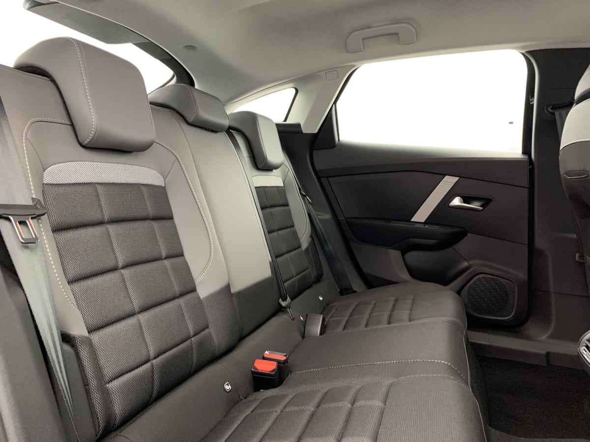 CITROEN C4  HYBRIDE 136 E-DCS6 PLUS