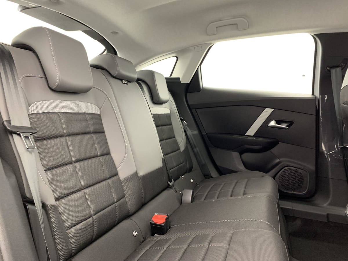 CITROEN C4  HYBRIDE 136 E-DCS6 PLUS