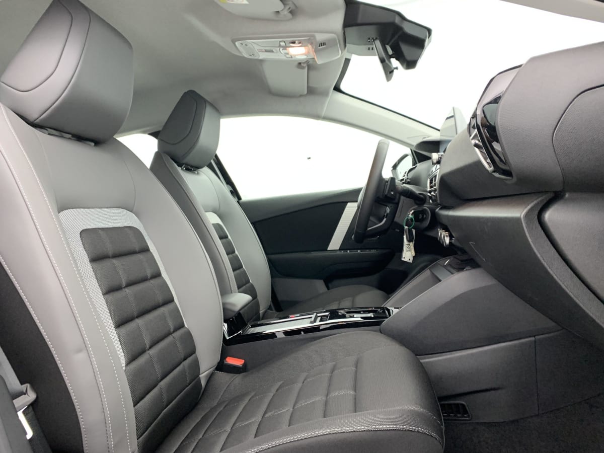 CITROEN C4  HYBRIDE 136 E-DCS6 PLUS