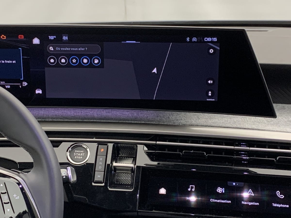 PEUGEOT 5008  HYBRID 136 E-DCS6 ALLURE