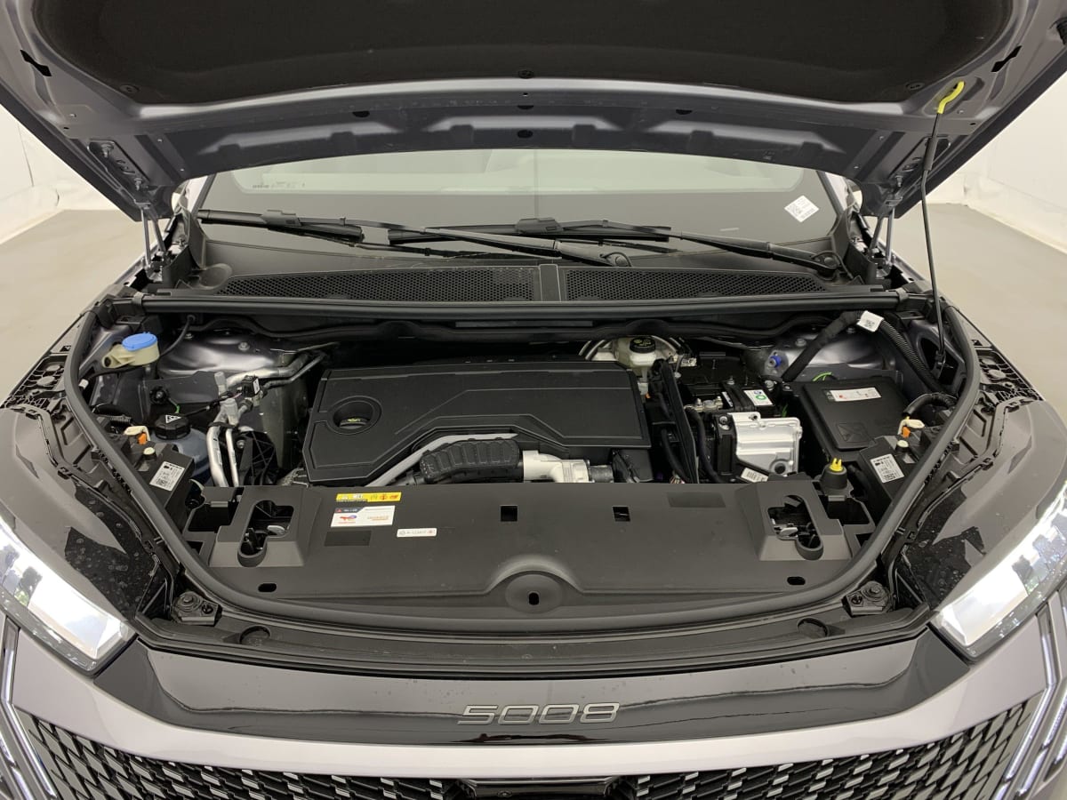 PEUGEOT 5008  HYBRID 136 E-DCS6 ALLURE