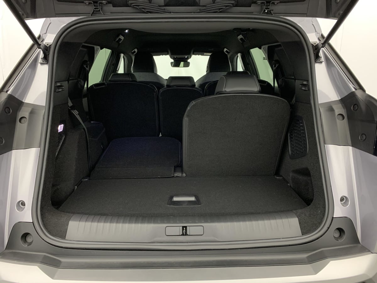 PEUGEOT 5008  HYBRID 136 E-DCS6 ALLURE