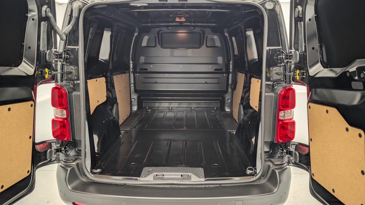 OPEL VIVARO FOURGON TAILLE M BLUEHDI 145 S S BVM6