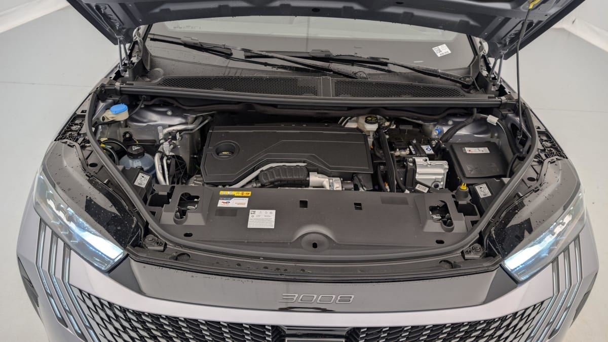 PEUGEOT 3008 Hybrid 145 e-DCS6 GT