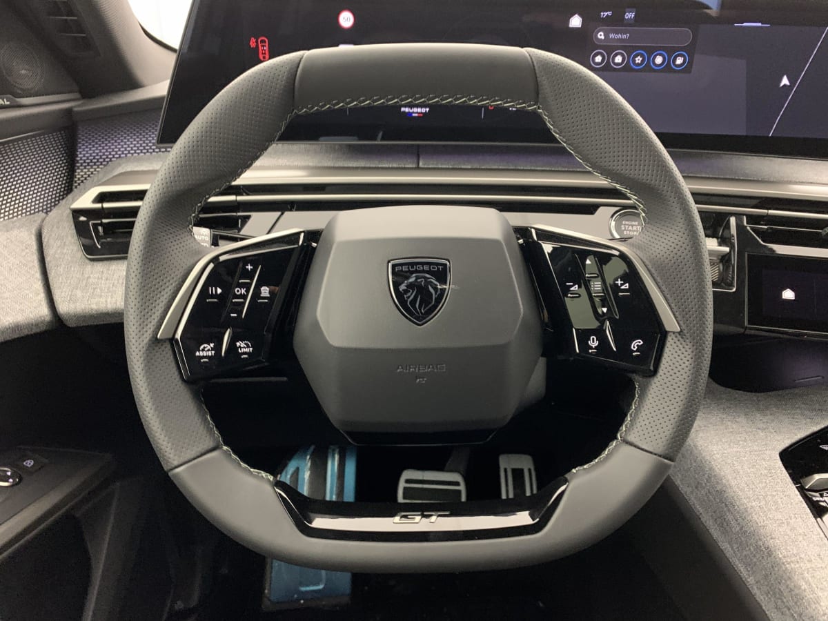 PEUGEOT 3008 Hybrid 145 e-DCS6 GT