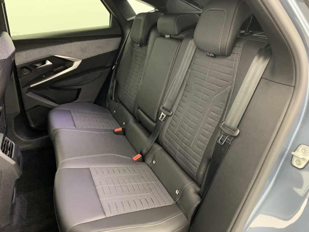 PEUGEOT 3008 Hybrid 145 e-DCS6 GT