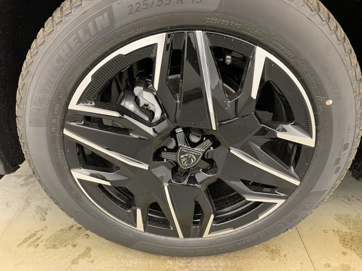 PEUGEOT 3008 Hybrid 145 e-DCS6 GT