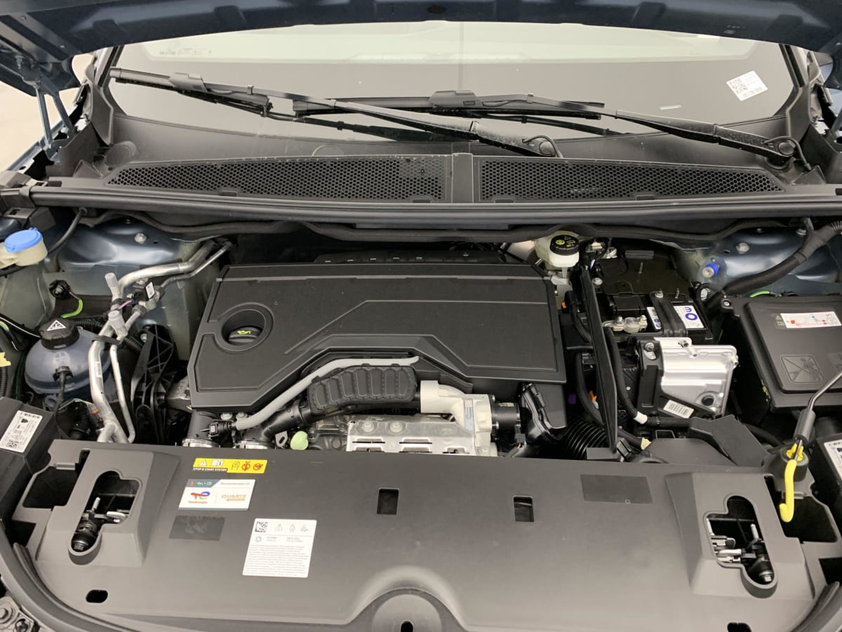 PEUGEOT 3008 Hybrid 145 e-DCS6 GT