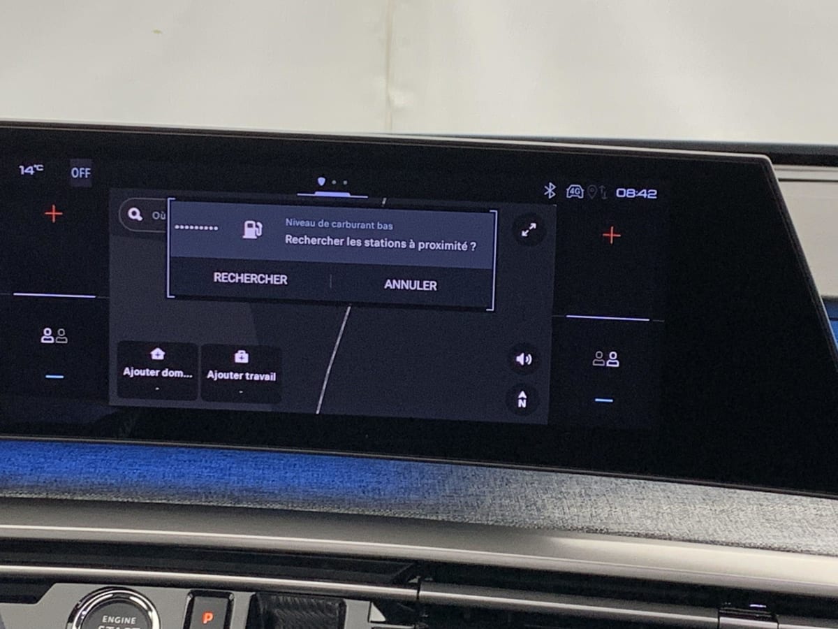 PEUGEOT 5008  HYBRID 145 E-DCS6 GT