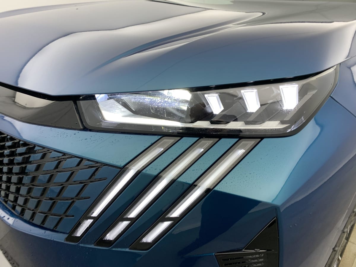 PEUGEOT 5008  HYBRID 145 E-DCS6 GT