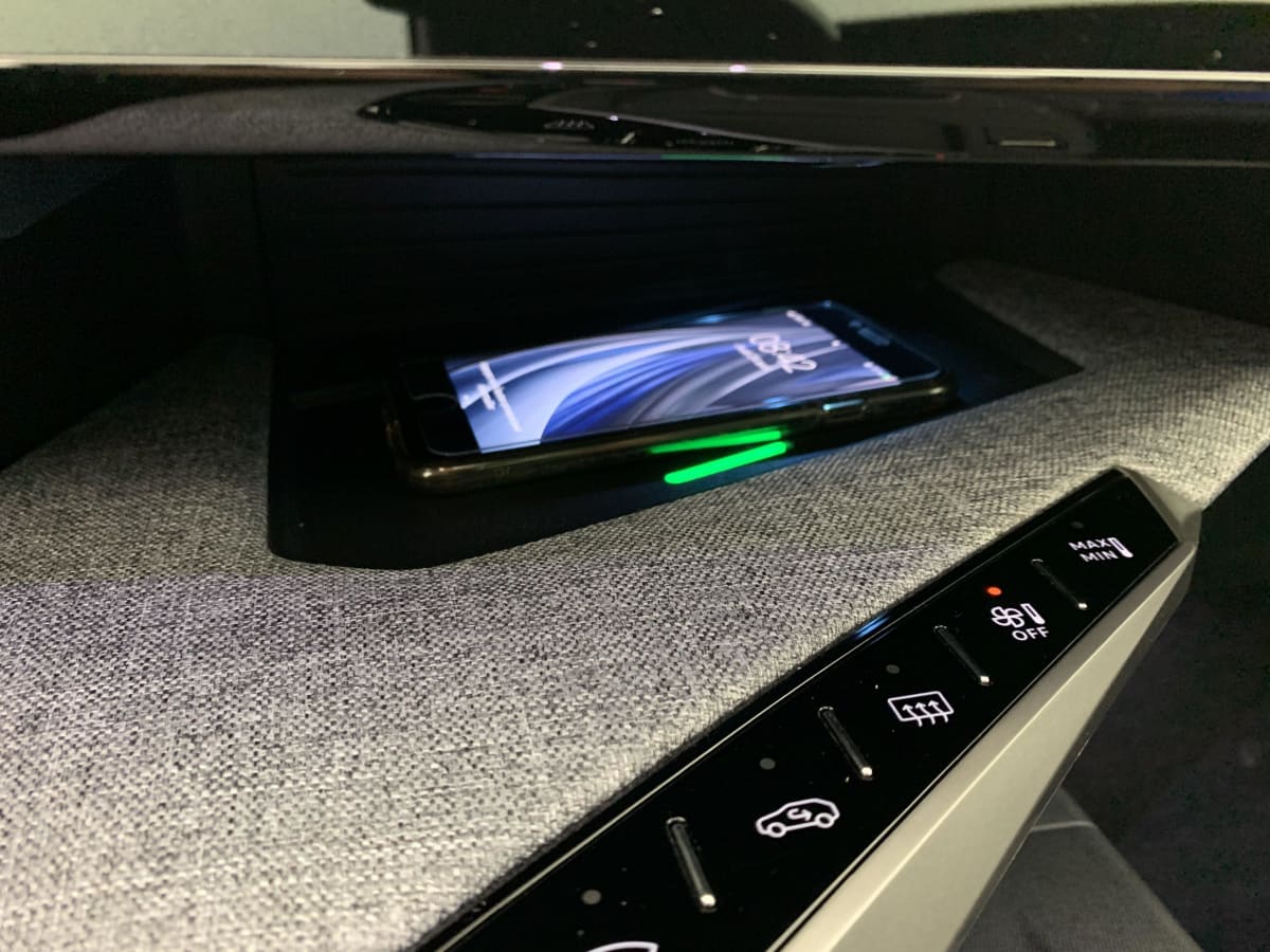PEUGEOT 5008  HYBRID 145 E-DCS6 GT